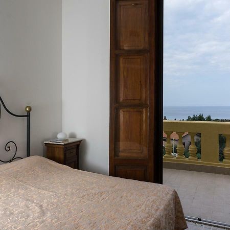Villa Santa Lucia チェファル エクステリア 写真