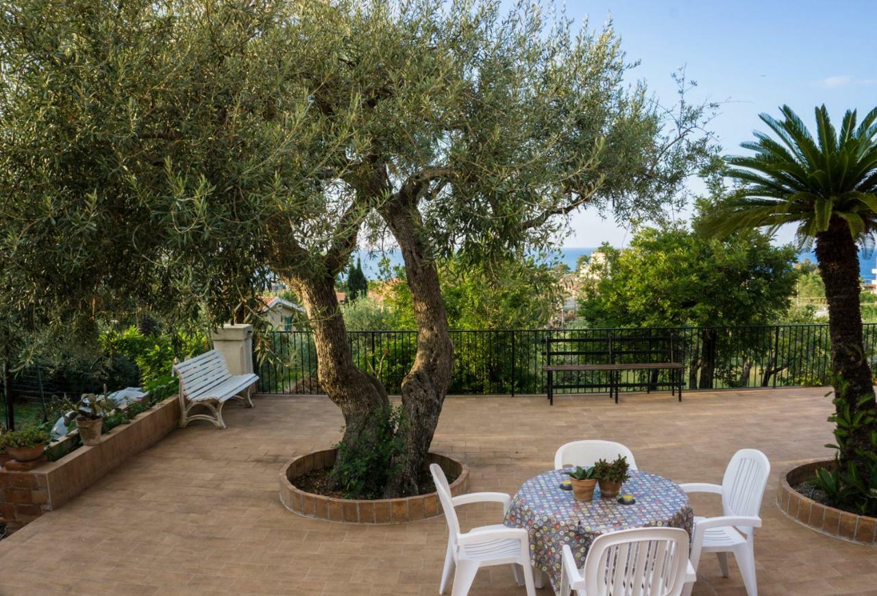 Villa Santa Lucia チェファル エクステリア 写真