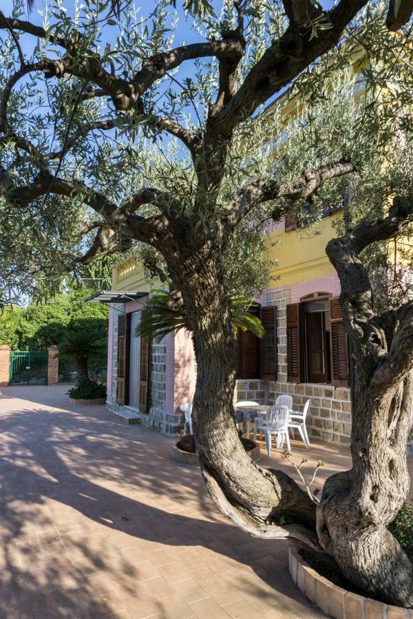 Villa Santa Lucia チェファル エクステリア 写真